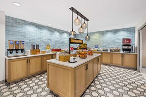 Petit déjeuner buffet compris tous les jours
