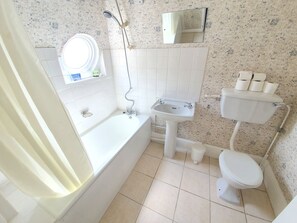 Suite familiar, baño en la habitación | Baño