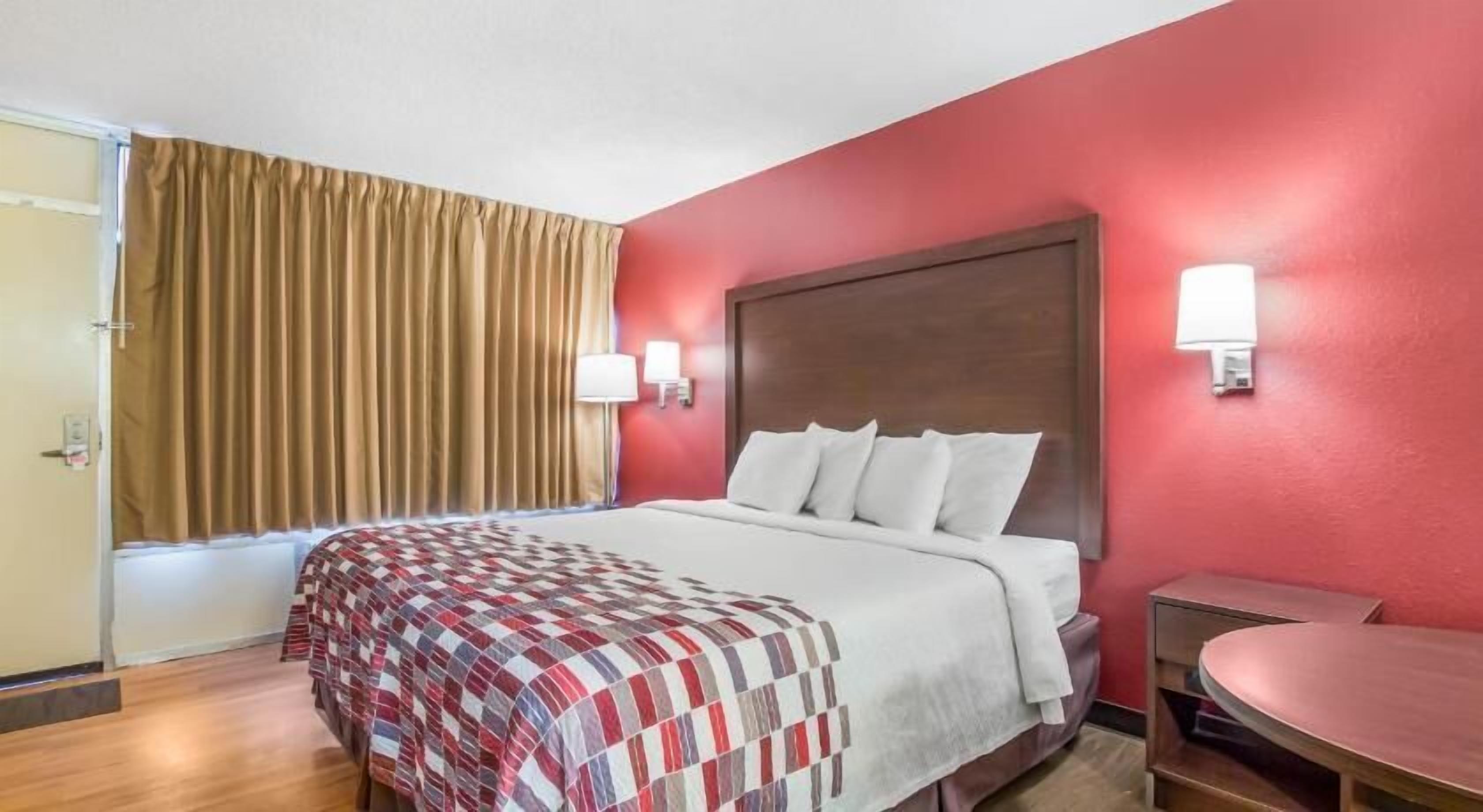 Iron/ironing board, free cots/infant beds, free WiFi, bed sheets