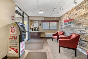 Lobby - Red Roof Inn Buffalo - Niagara Airport (Bowmansville)