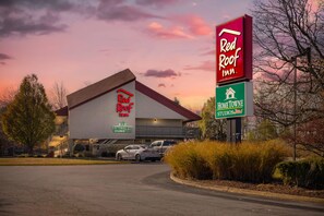 Exterior - Red Roof Inn Buffalo - Niagara Airport (Bowmansville)