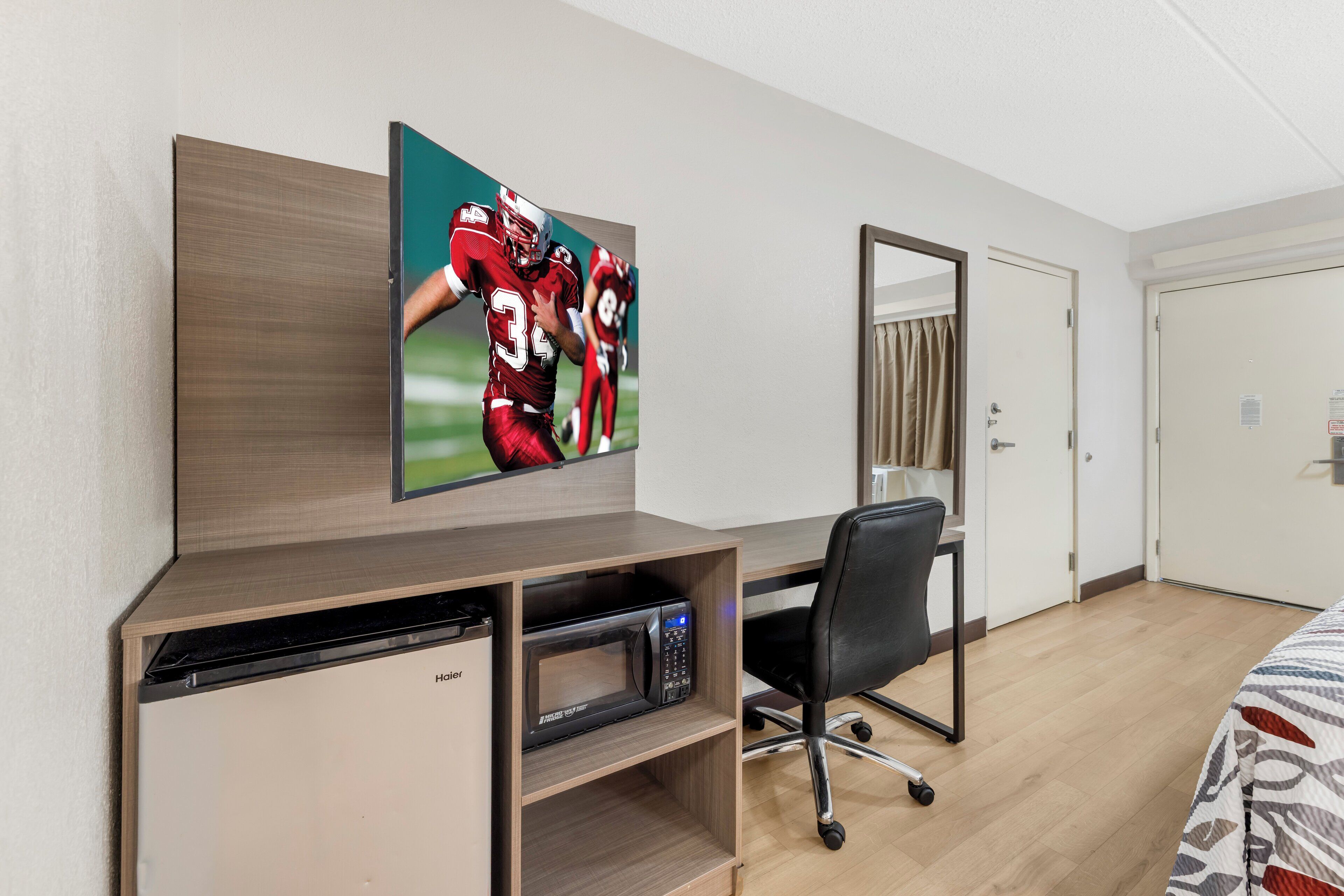 1 bedroom, desk, blackout curtains, free WiFi