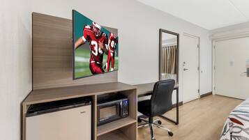 1 bedroom, desk, blackout curtains, free WiFi