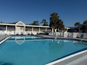 Outdoor pool - Days Inn by Wyndham Ocala North (Ocala)