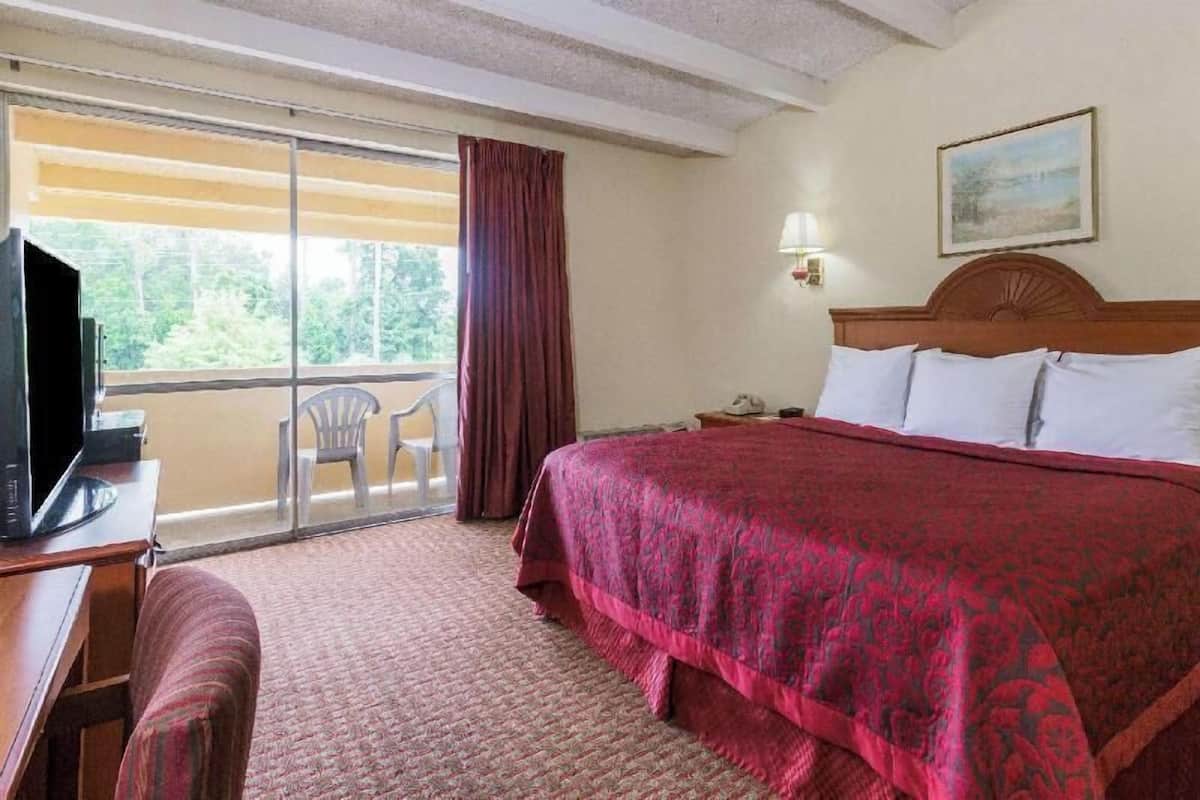 Down comforters, pillowtop beds, desk, blackout drapes
