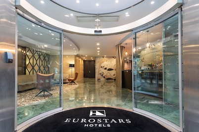 Eurostars Cristal Palace