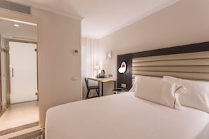 1 bedroom, minibar, in-room safe, desk