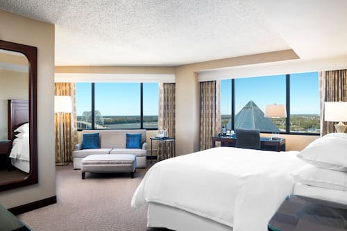 Room, 1 King Bed, Corner | Premium bedding, down comforters, pillowtop beds, in-room safe