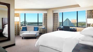 Room, 1 King Bed, Corner