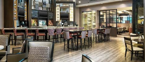 Breakfast, lunch, dinner served; southern cuisine