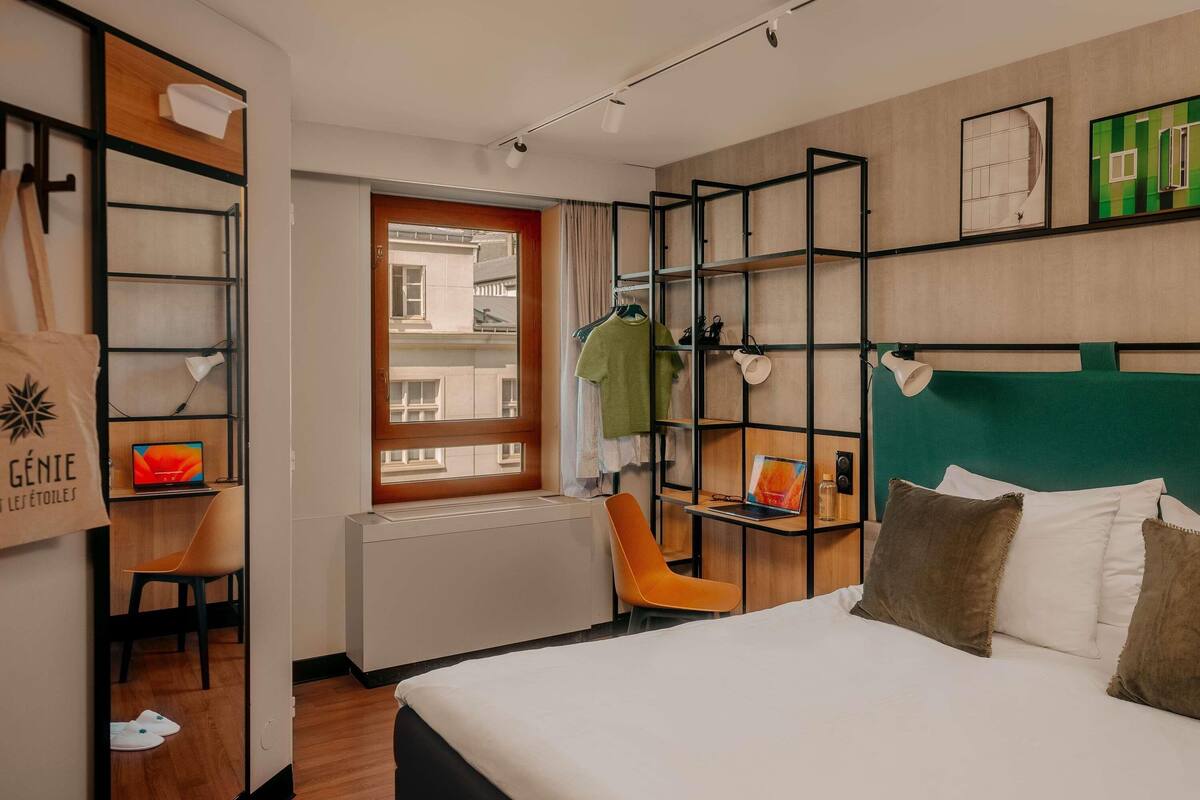 Standard Room, 1 Double Bed | In-room safe, desk, laptop workspace, iron/ironing board (on request)