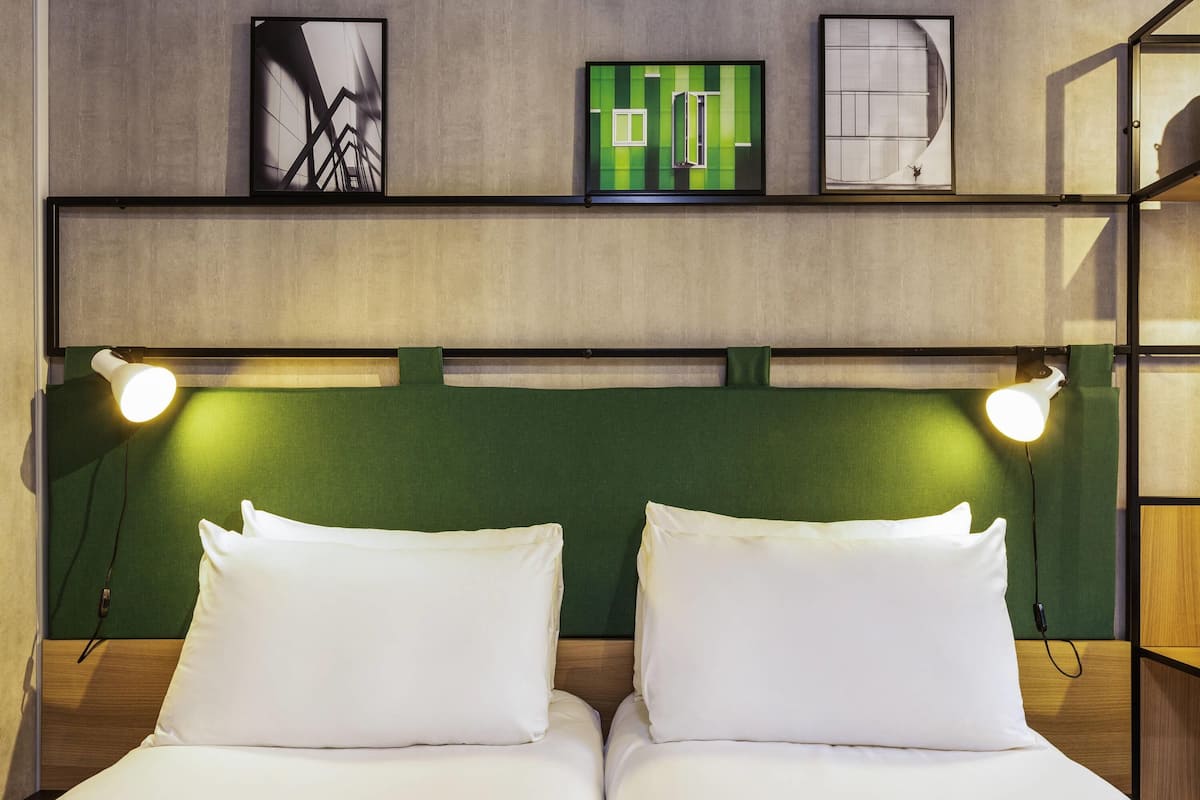 Standard Room, 2 Single Beds | In-room safe, desk, laptop workspace, iron/ironing board