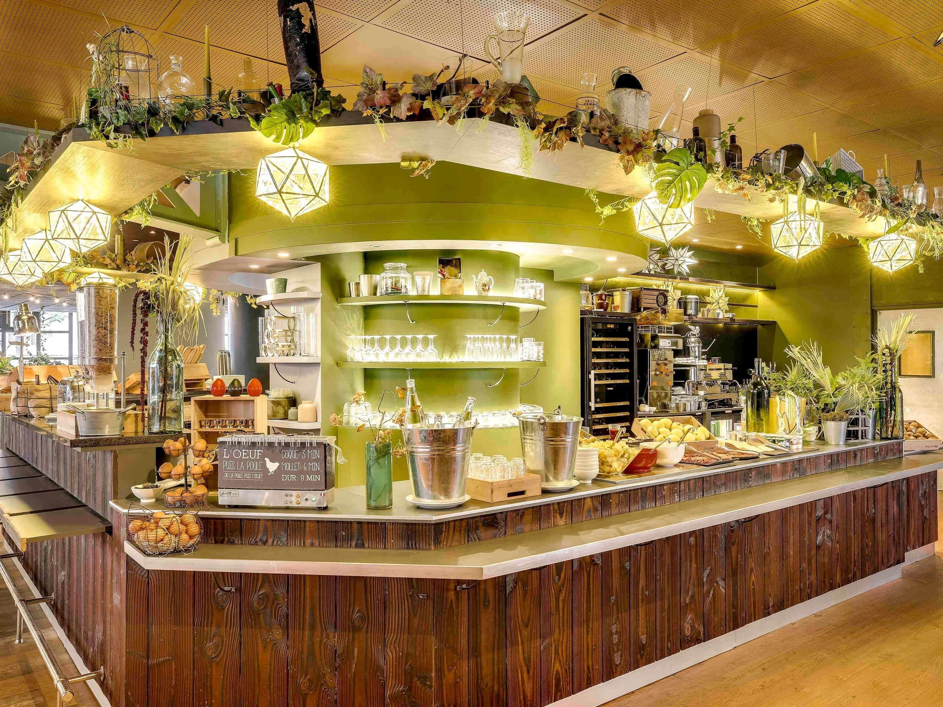 Daily buffet breakfast (EUR 12.9 per person)