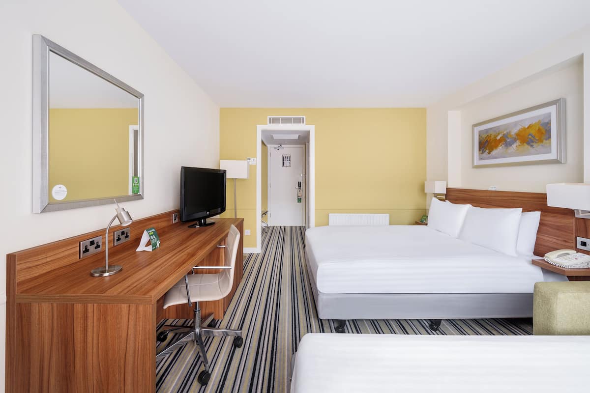 Standard Room, 1 Double Bed with Sofa bed | 1 bedroom, desk, iron/ironing board, free WiFi