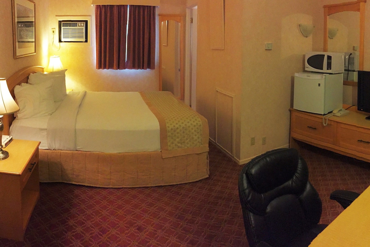 Standard Room, 1 Queen Bed
