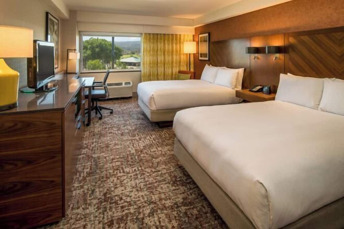 In-room safe, desk, laptop workspace, blackout drapes