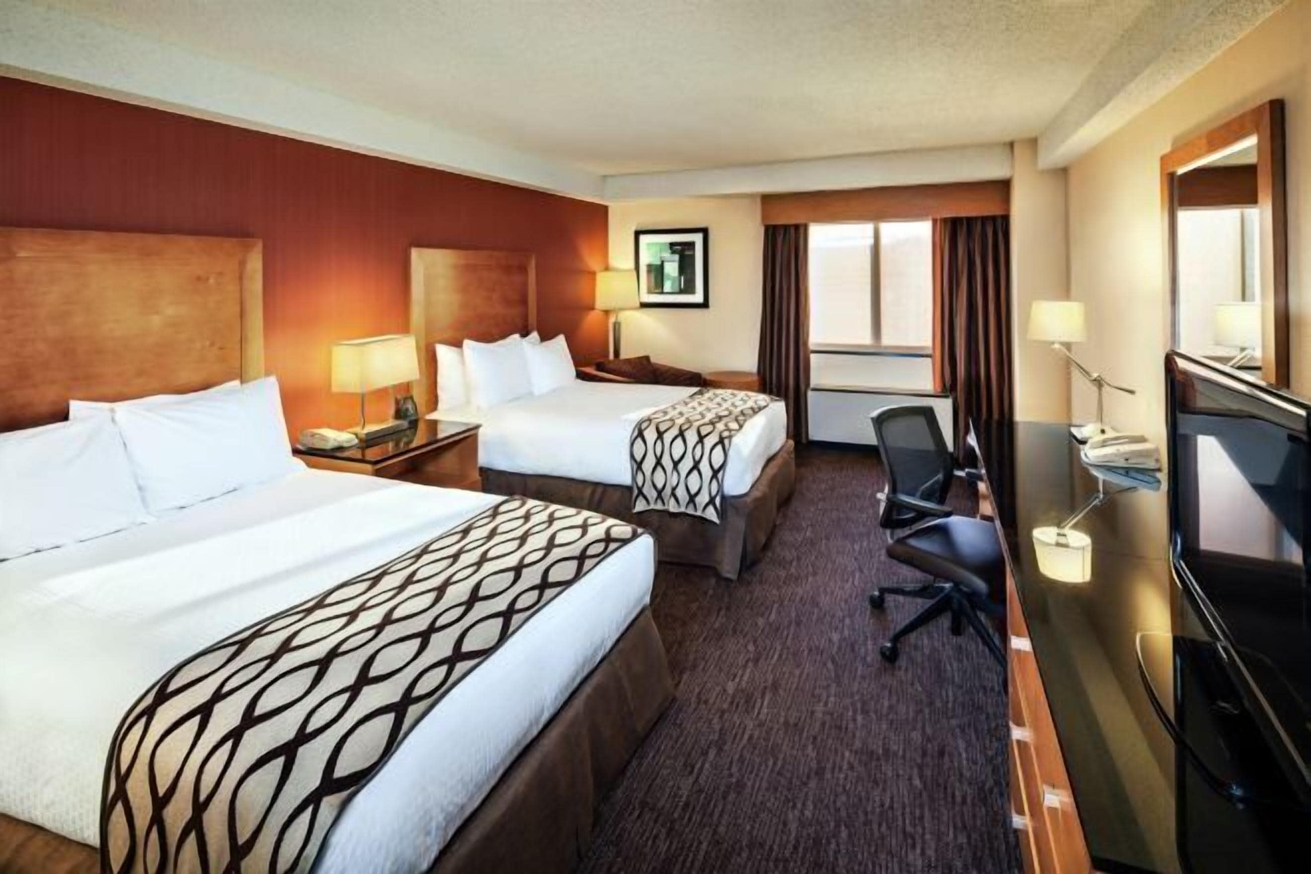 In-room safe, desk, laptop workspace, blackout curtains