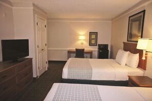 Ropa de cama de alta calidad, colchones con pillow-top y escritorio 