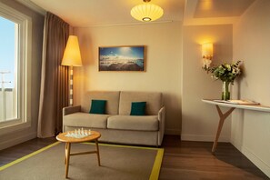 In-room safe, desk, blackout curtains, soundproofing - Hôtel Le B d’Arcachon by Inwood Hotels (Arcachon)