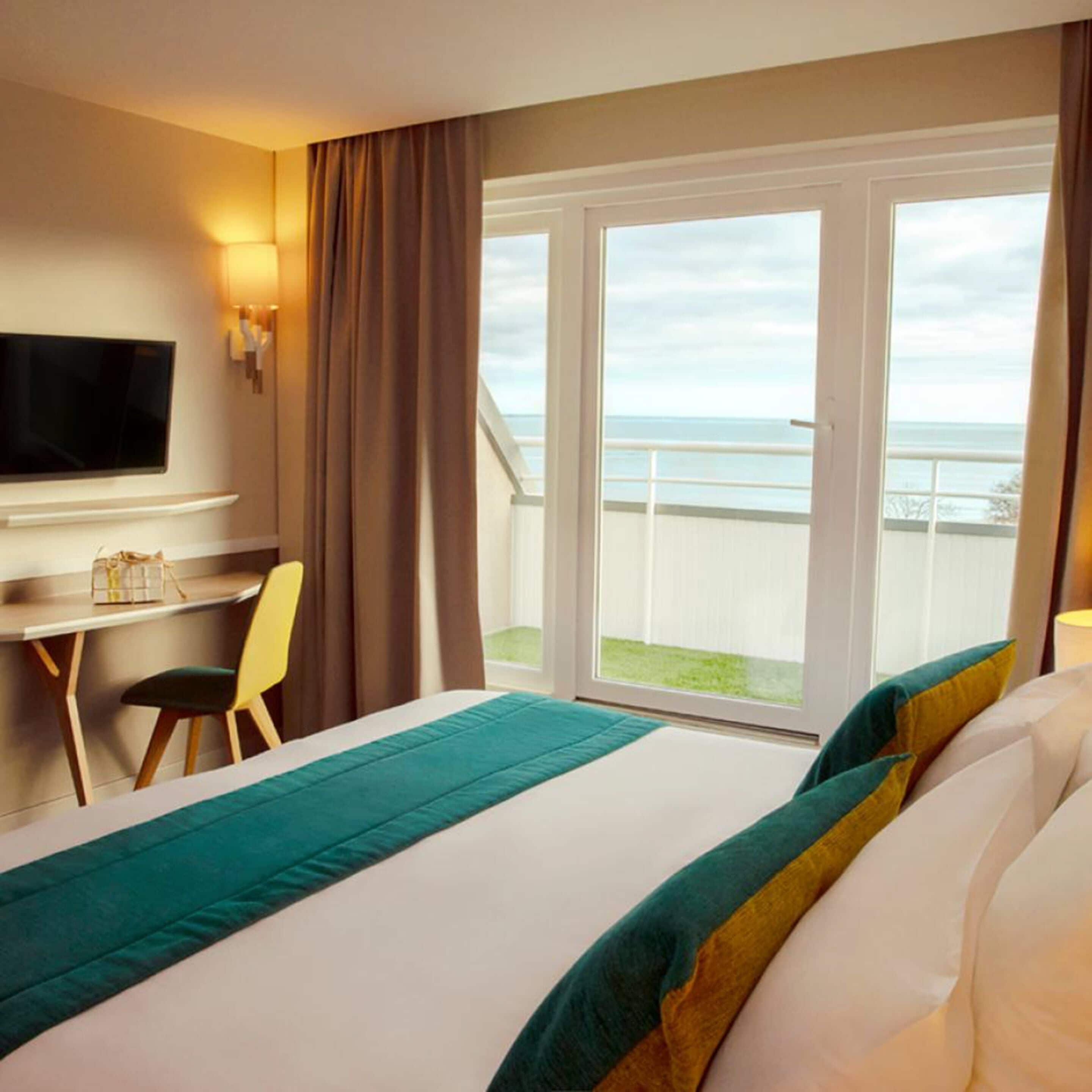 Suite, 1 Double Bed with Sofa bed, Beach View (Twin on request) | In-room safe, desk, blackout drapes, soundproofing