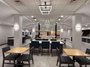 Free daily on-the-go breakfast - Quality Inn & Suites Baton Rouge West โ Port Allen (Port Allen)