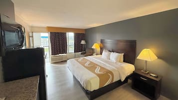 Cubrecamas, colchones con pillow-top y escritorio