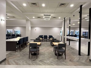 Free daily on-the-go breakfast - Quality Inn & Suites Baton Rouge West โ Port Allen (Port Allen)