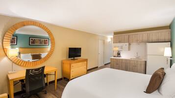 Habitación | Ropa de cama de alta calidad, edredón y escritorio