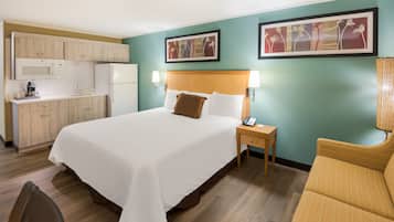 Non Smoking King Kitchenette | Premium bedding, down comforters, desk, laptop workspace