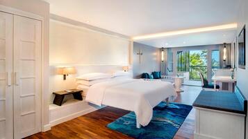 Studio, 1 King Bed, Non Smoking | 1 bedroom, premium bedding, minibar, in-room safe