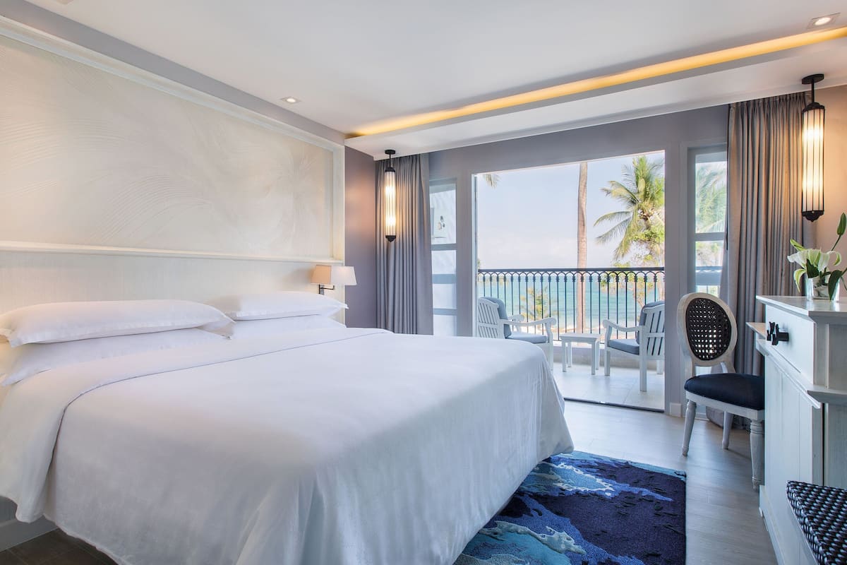 Room, 1 King Bed, Non Smoking, Balcony (Superior Room, King) | Premium bedding, minibar, in-room safe, desk