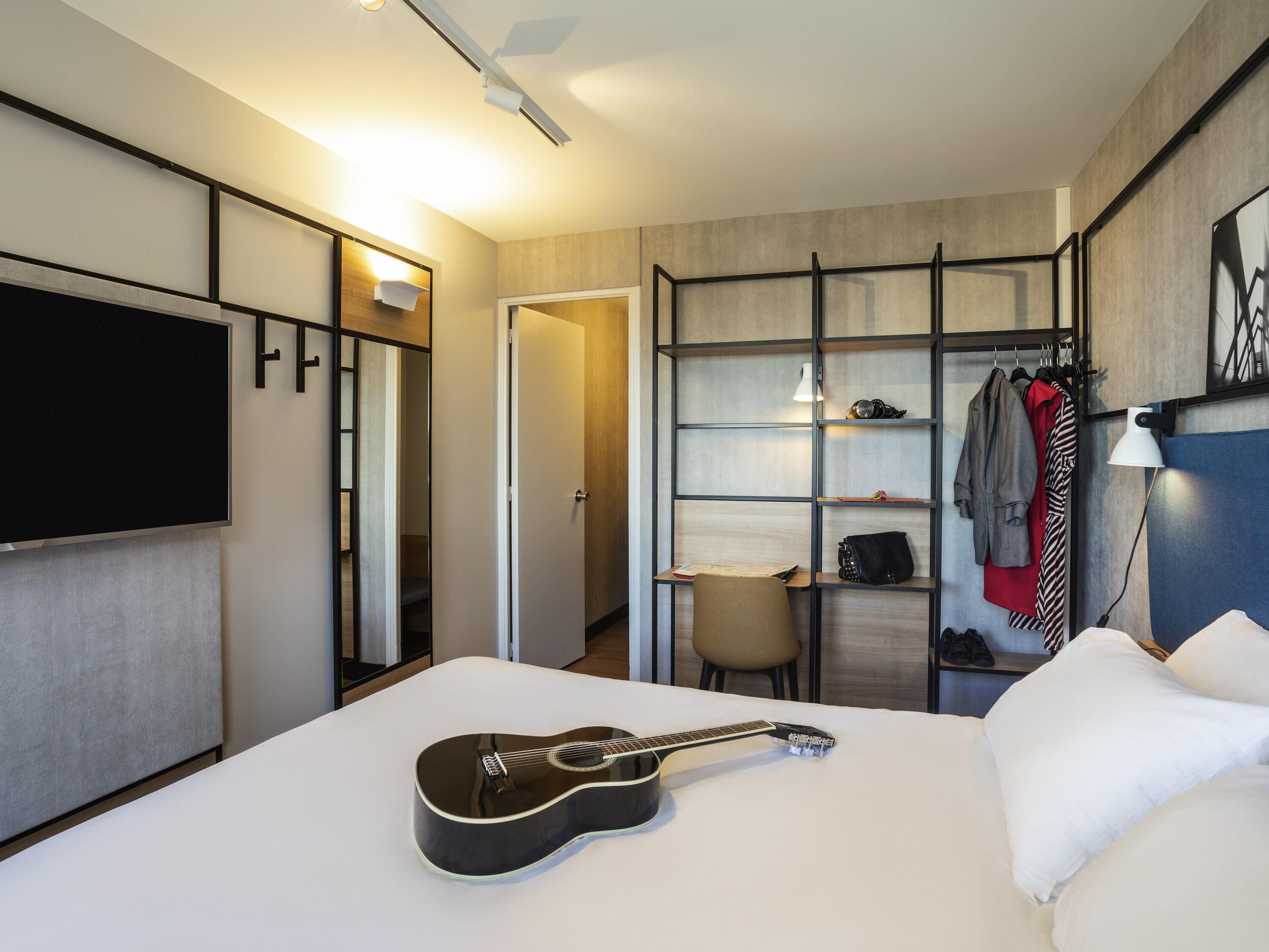 Premium bedding, in-room safe, desk, blackout drapes