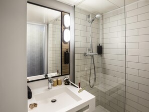 Standard Room, 2 Single Beds | Premium bedding, in-room safe, desk, blackout curtains - Hotel ibis Strasbourg Centre Halles (Strasbourg)