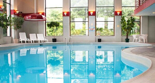 Indoor pool, pool loungers