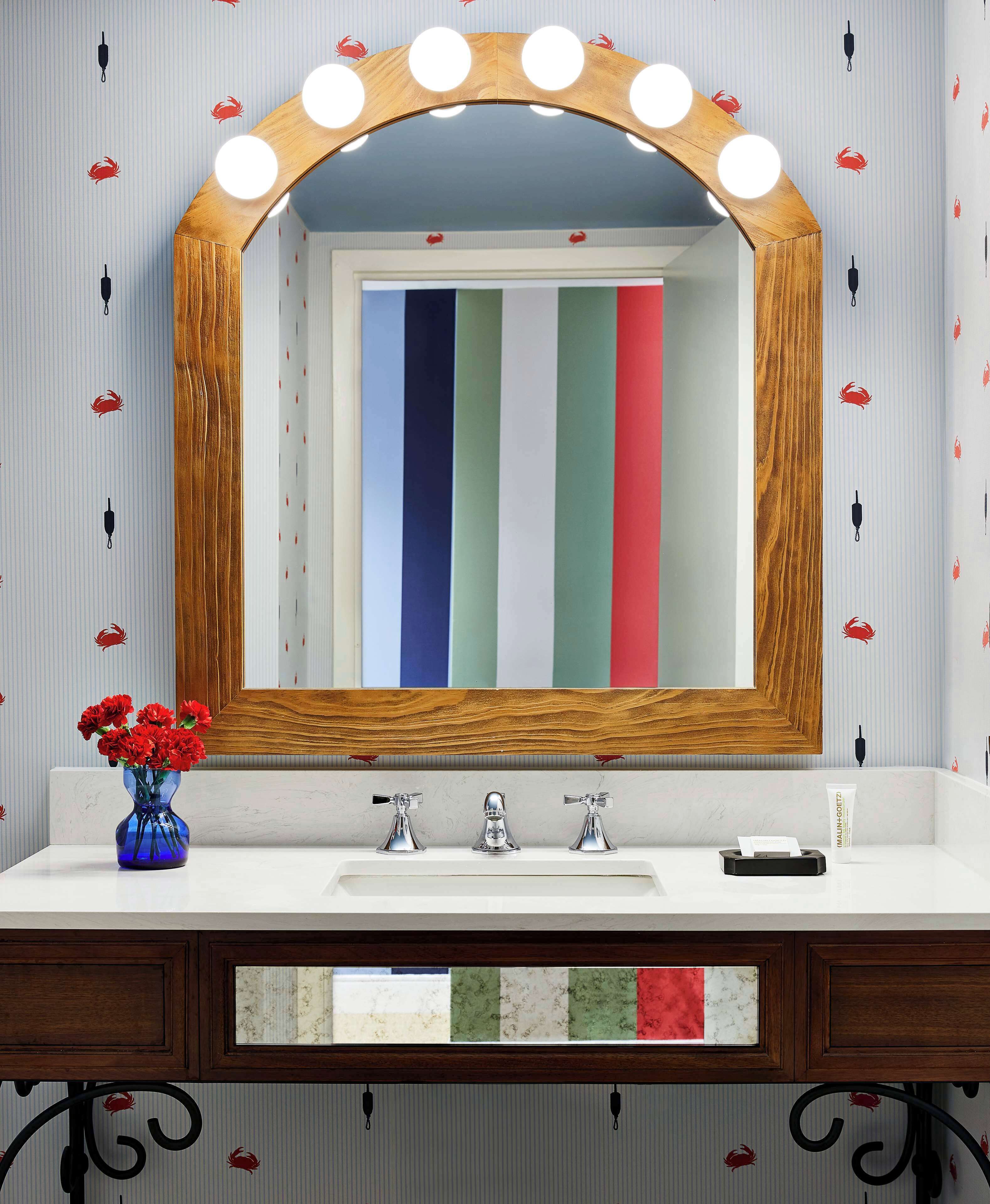 combined shower/bathtub, free toiletries, hair dryer, towels