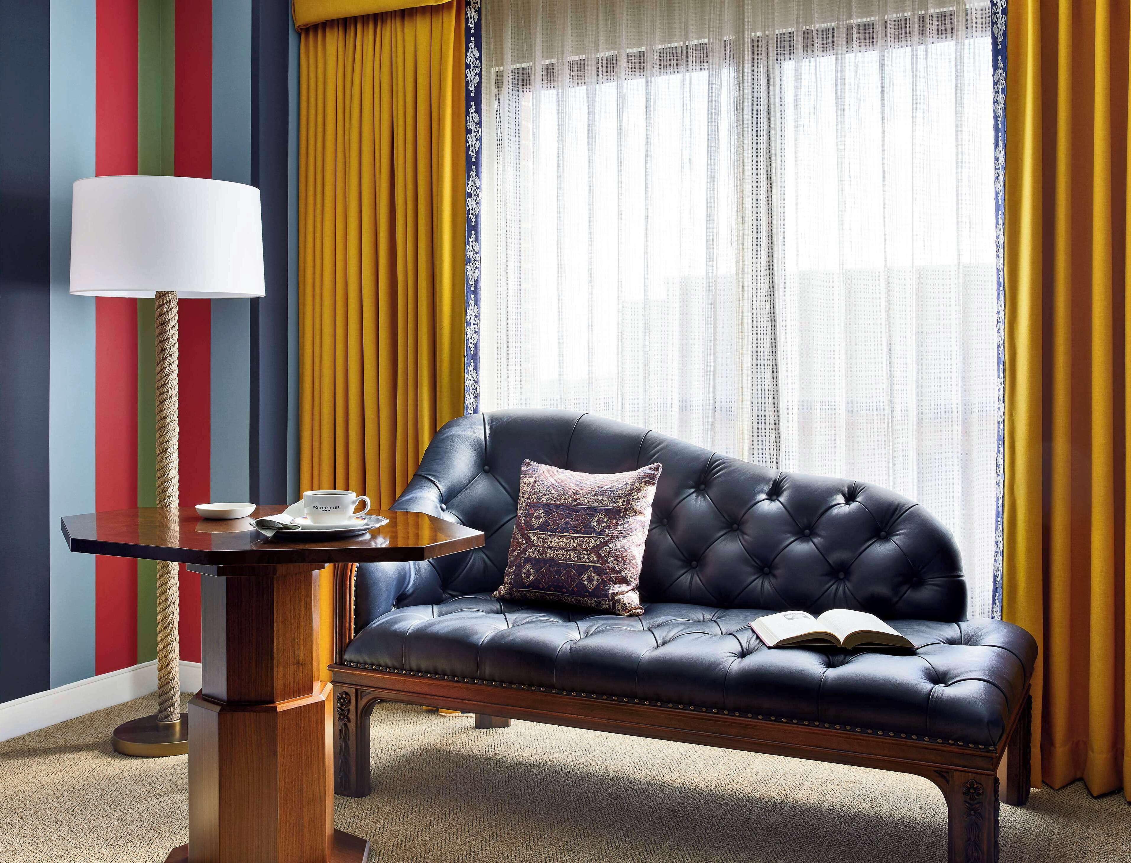 32-inch flat-screen tv with satellite channels, smart tv, pay films