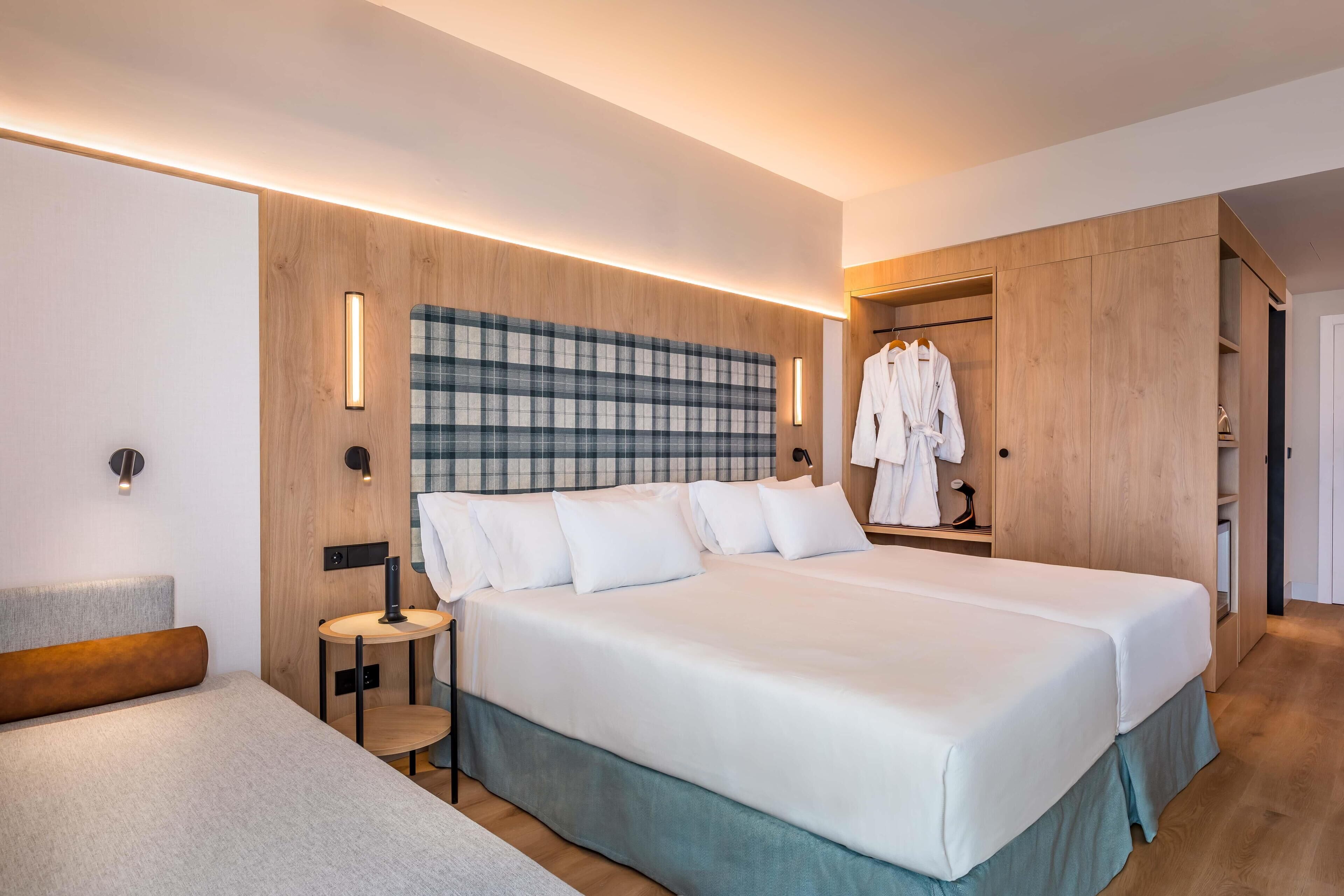 Minibar, in-room safe, desk, soundproofing