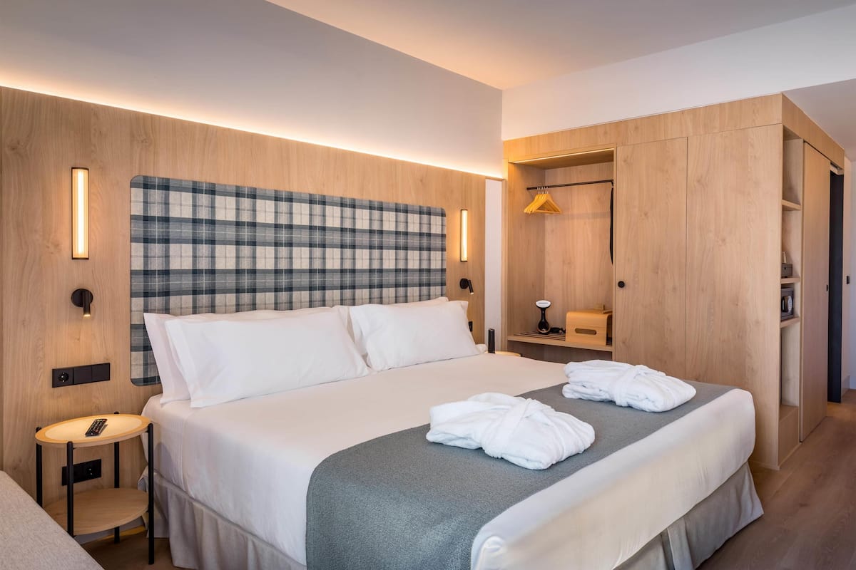 Minibar, Zimmersafe, Schreibtisch, schallisolierte Zimmer