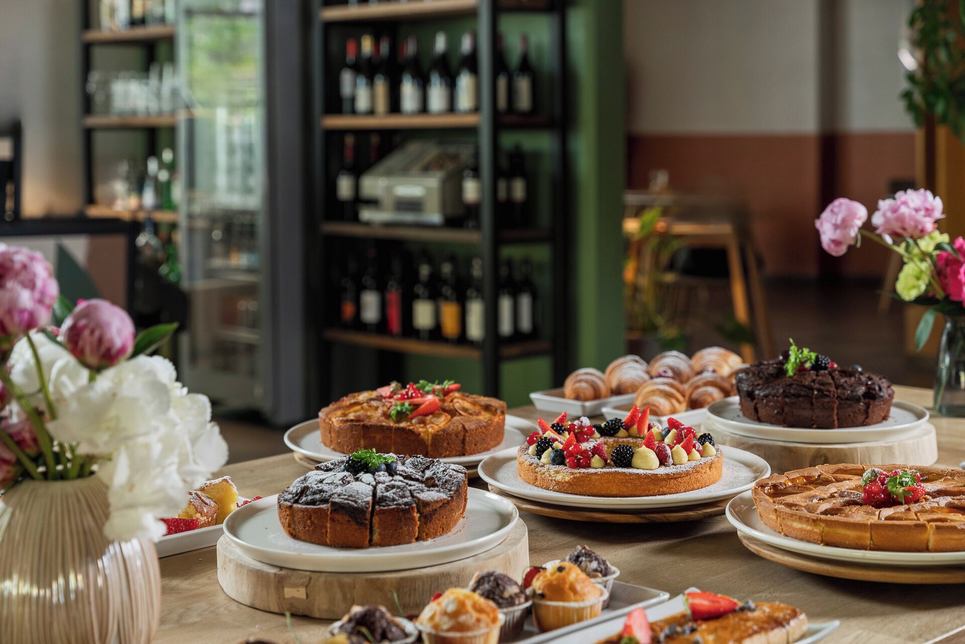 Café da manhã com buffet todos os dias (CHF 20 por pessoa) 