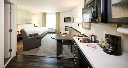 Candlewood Suites Lenexa - Overland Park Area by IHG