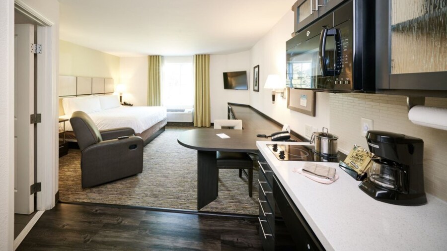 Candlewood Suites Lenexa - Overland Park Area by IHG