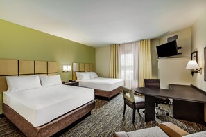 Desk, blackout drapes, iron/ironing board, free cribs/infant beds - Candlewood Suites Lenexa - Overland Park Area by IHG (Lenexa)