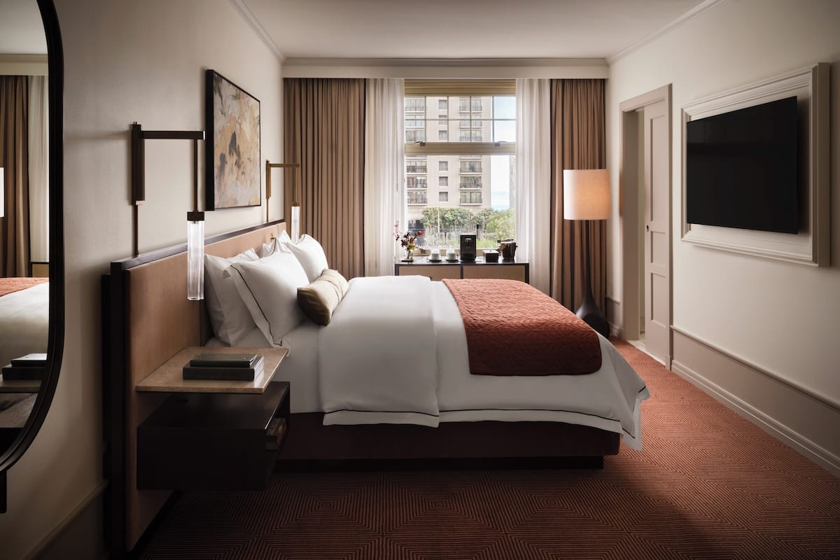 1 bedroom, premium bedding, in-room safe, desk