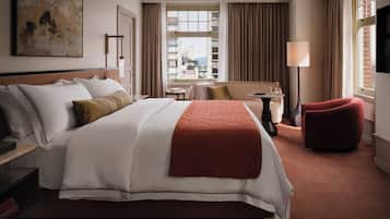 Room, 1 King Bed, Corner | 1 bedroom, premium bedding, in-room safe, desk
