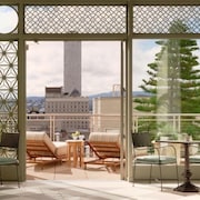  The Huntington Hotel