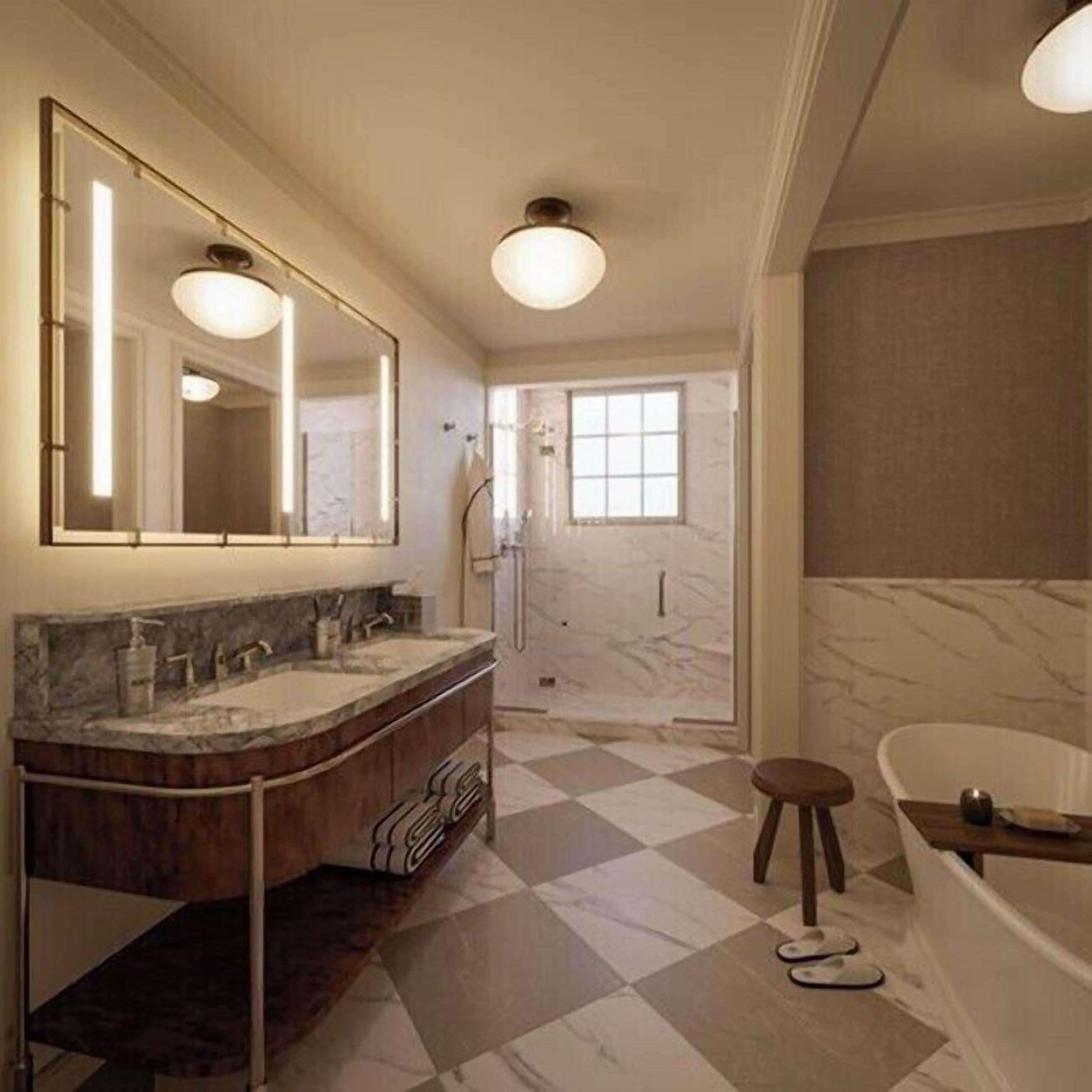 Combined shower/tub, eco-friendly toiletries, hair dryer, bathrobes