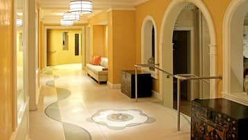 Bilik rawatan pasangan, sauna, tab panas, bilik wap, rawatan badan