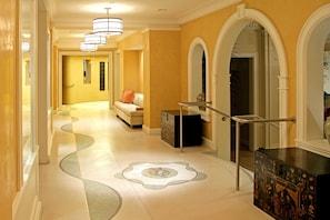 Couples treatment rooms, sauna, hot tub, steam room, body treatments