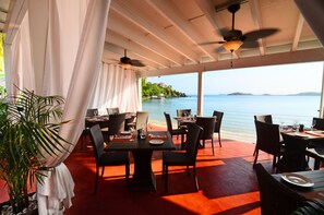 2 restaurants; breakfast, lunch, and dinner served - Secret Harbour Beach Resort (St. Thomas)