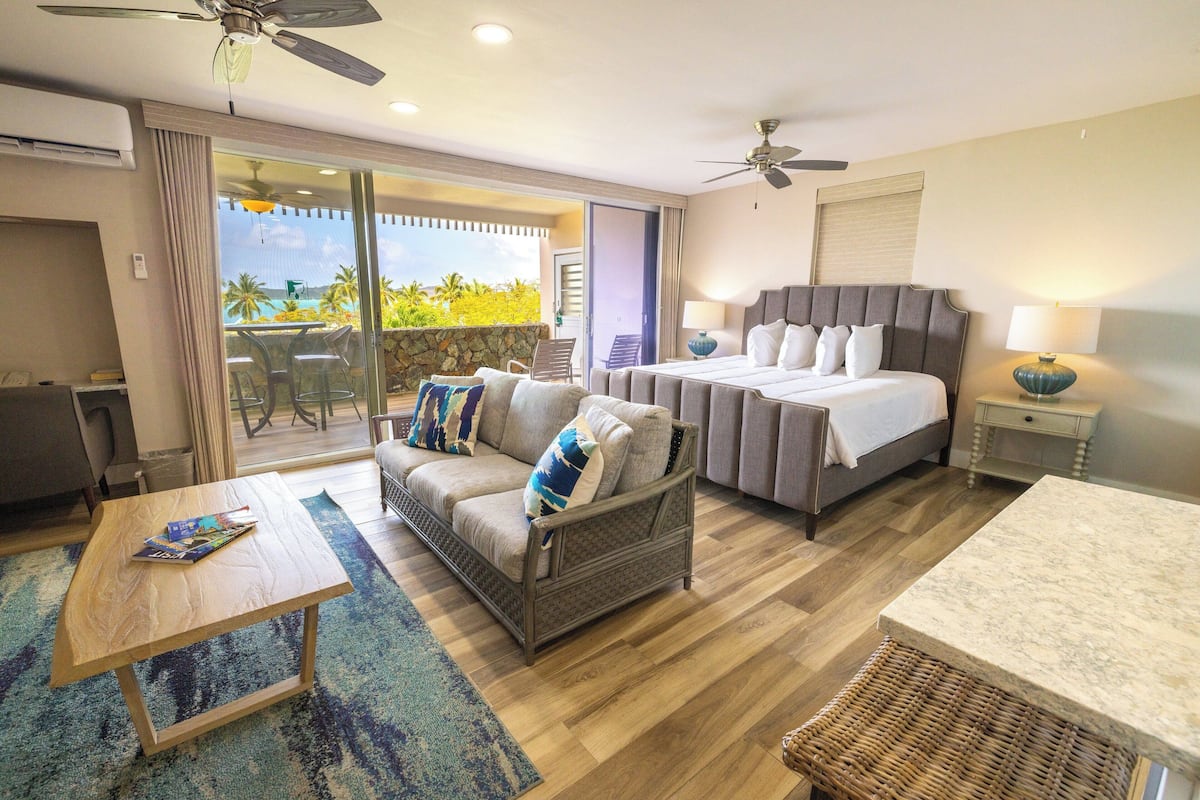 Studio Suite, 1 King Bed (Hillside) | 1 bedroom, in-room safe, individually decorated, individually furnished